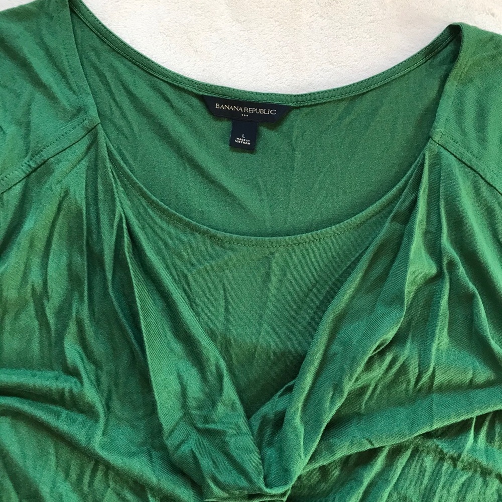 Beautiful emerald green - Picture 3 of 4